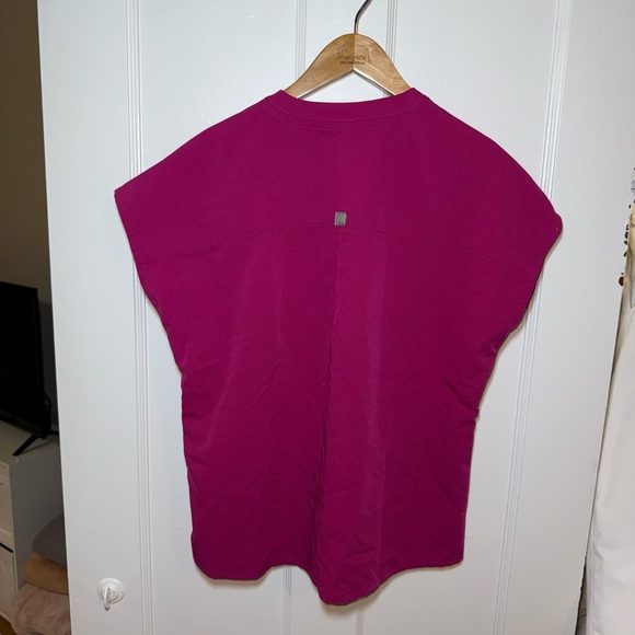 Fabletics Scrub Set - Picture 3 of 7